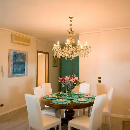 Garda Blue Luxury Apartment *