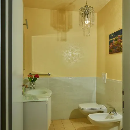 Garda Blue Luxury 公寓